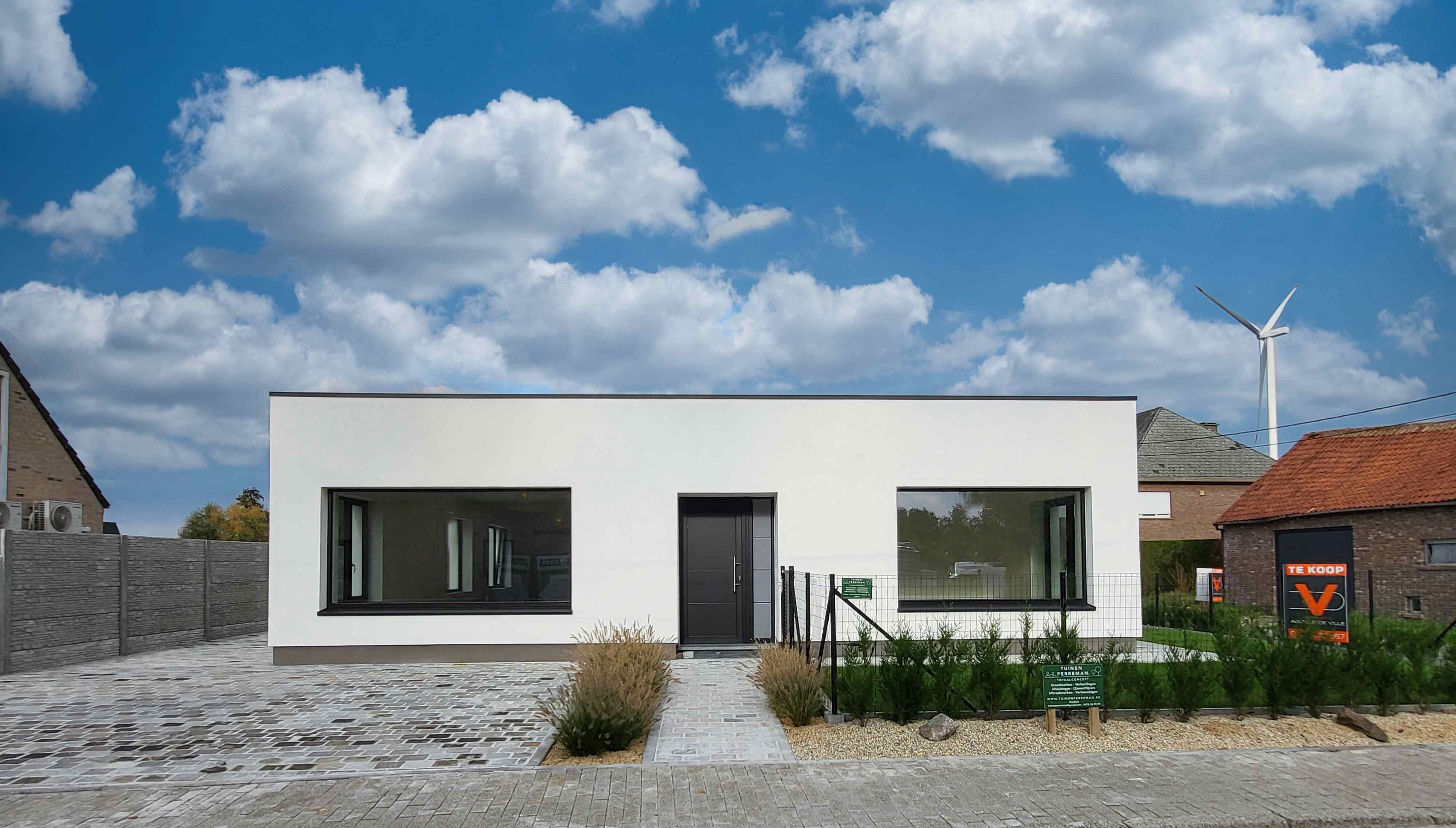 Volledig gerenoveerde, energiezuinige bungalow op 556m² met prachtig aangelegde tuin. Topper! foto 4