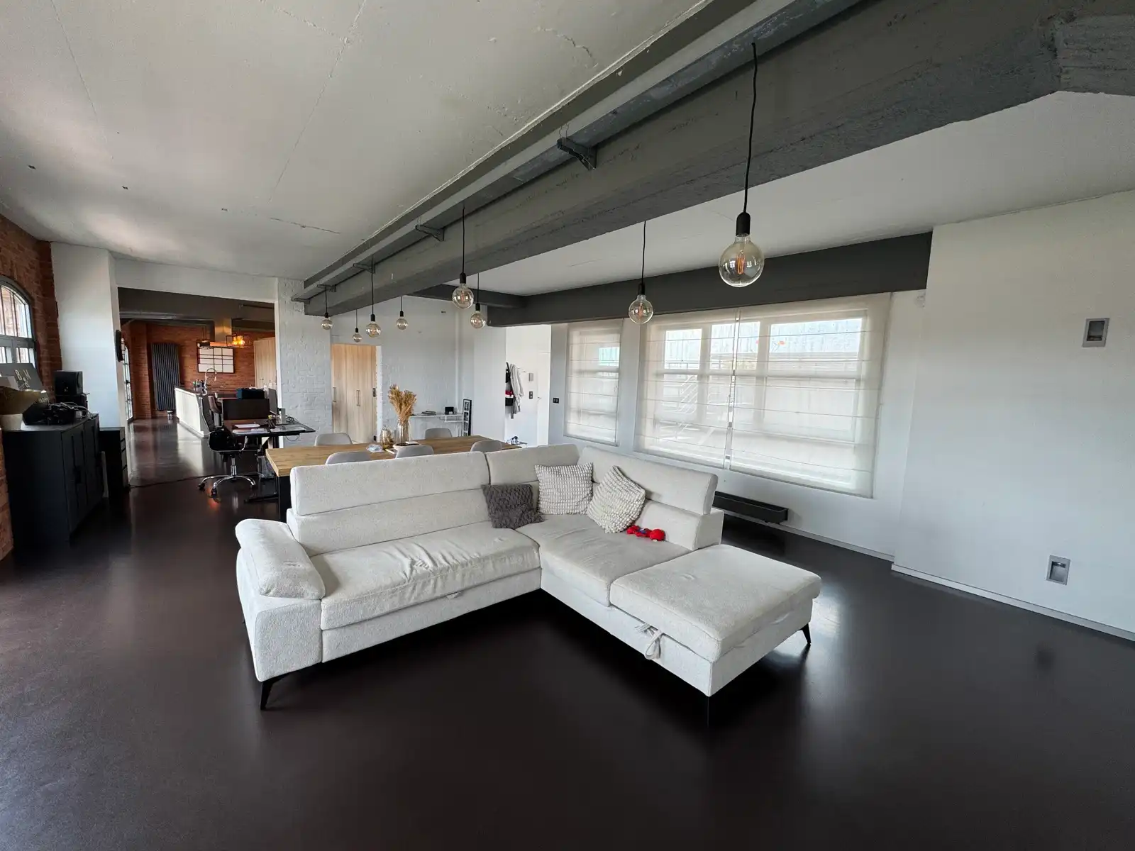 Unieke loft met 2 slaapkamers, terras en zicht op de vaart foto 6