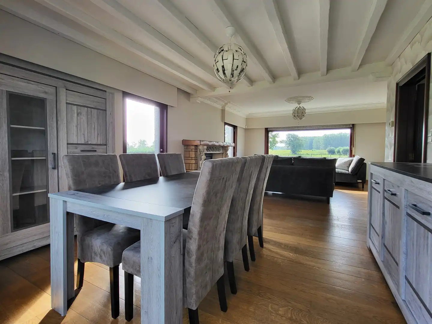 Exclusief landhuis op 2.917 m² met dubbele garage, prachtig zicht over de velden en optimale privacy. foto 13