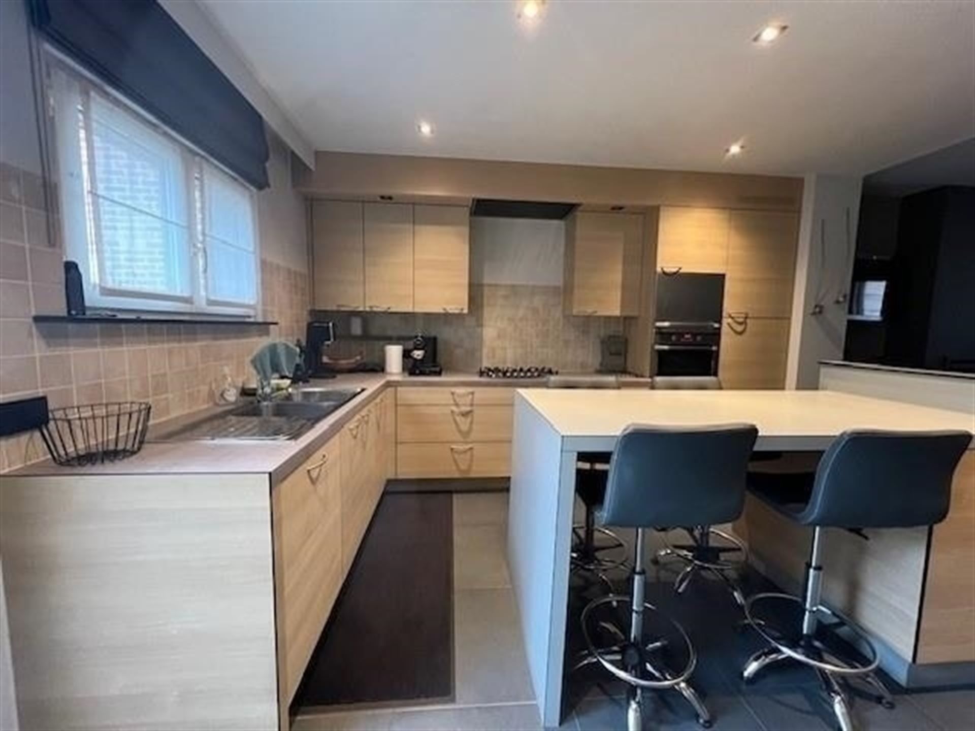 Charmante woning met tuin en uitweg voor fietsen! foto 8