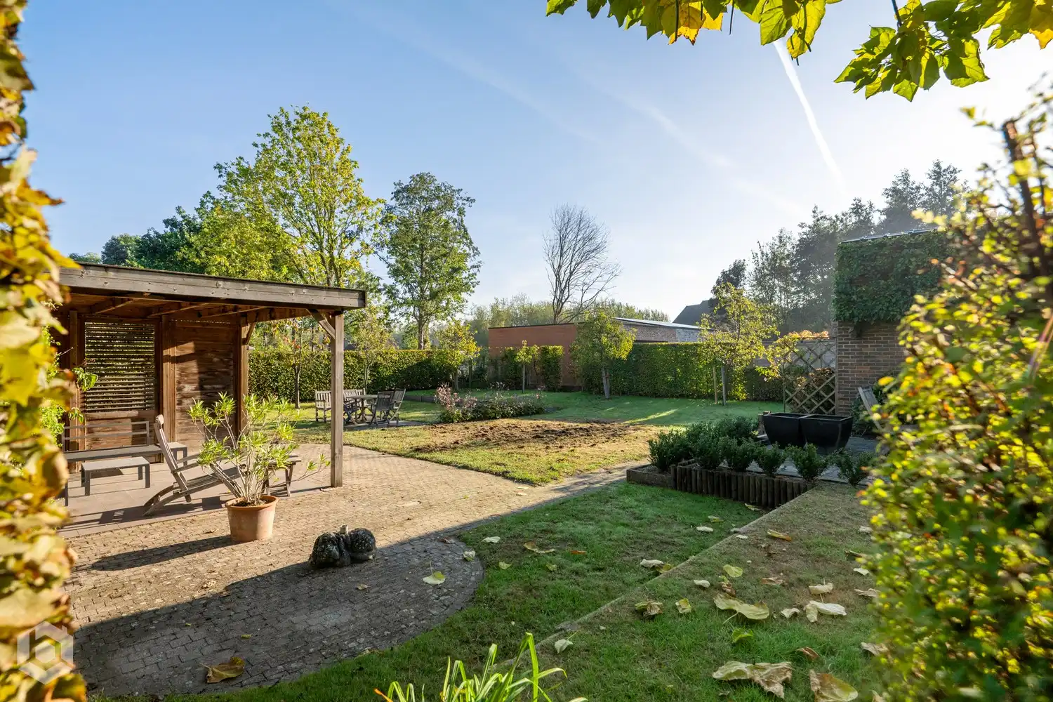 Woning met 3 à 4 slpkrs en grote garage (mogelijk tot handel) foto 18