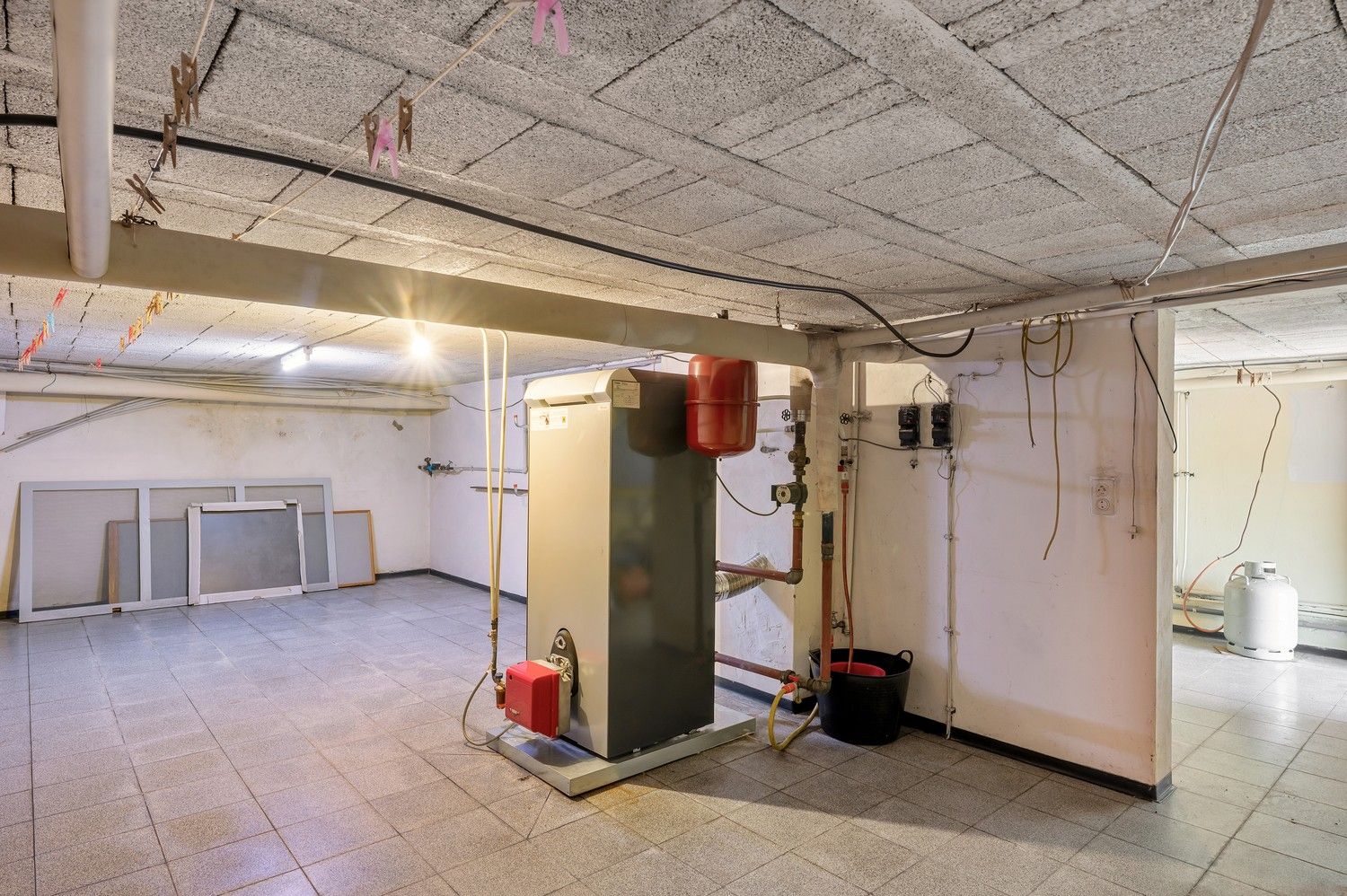 Te renoveren woning  – rust en groen uitzicht gegarandeerd foto 37