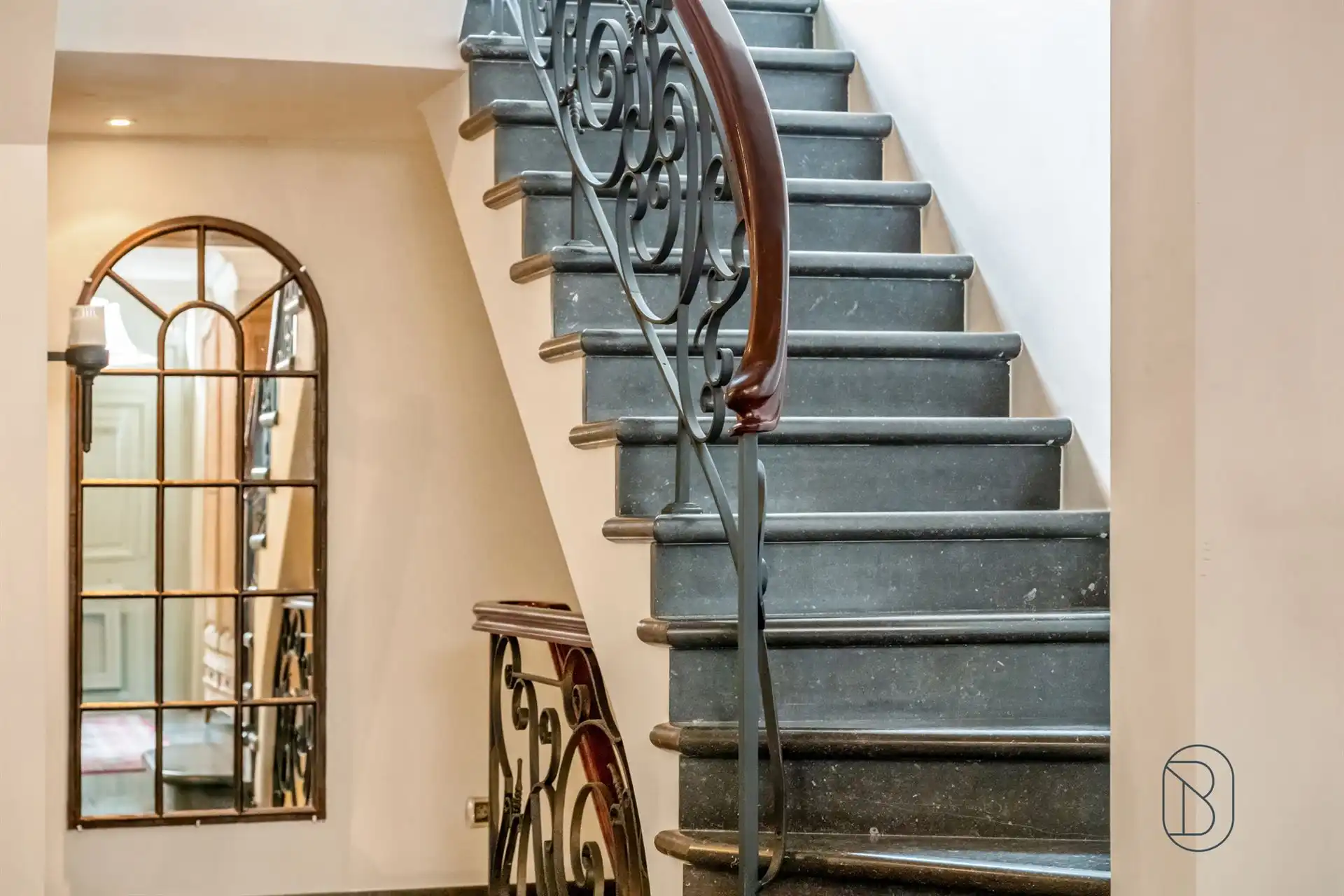 Centraal gelegen exclusieve herenwoning met unieke stadstuin foto 19