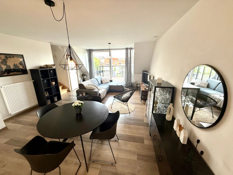 Recente duplex met 2 kamers en garage foto 4