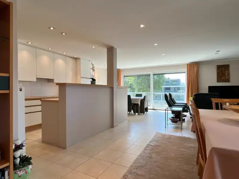 LUXUEUS WOONAPPARTEMENT IN OOSTDUINKERKE MET GARAGE ÉN PARKING foto 6