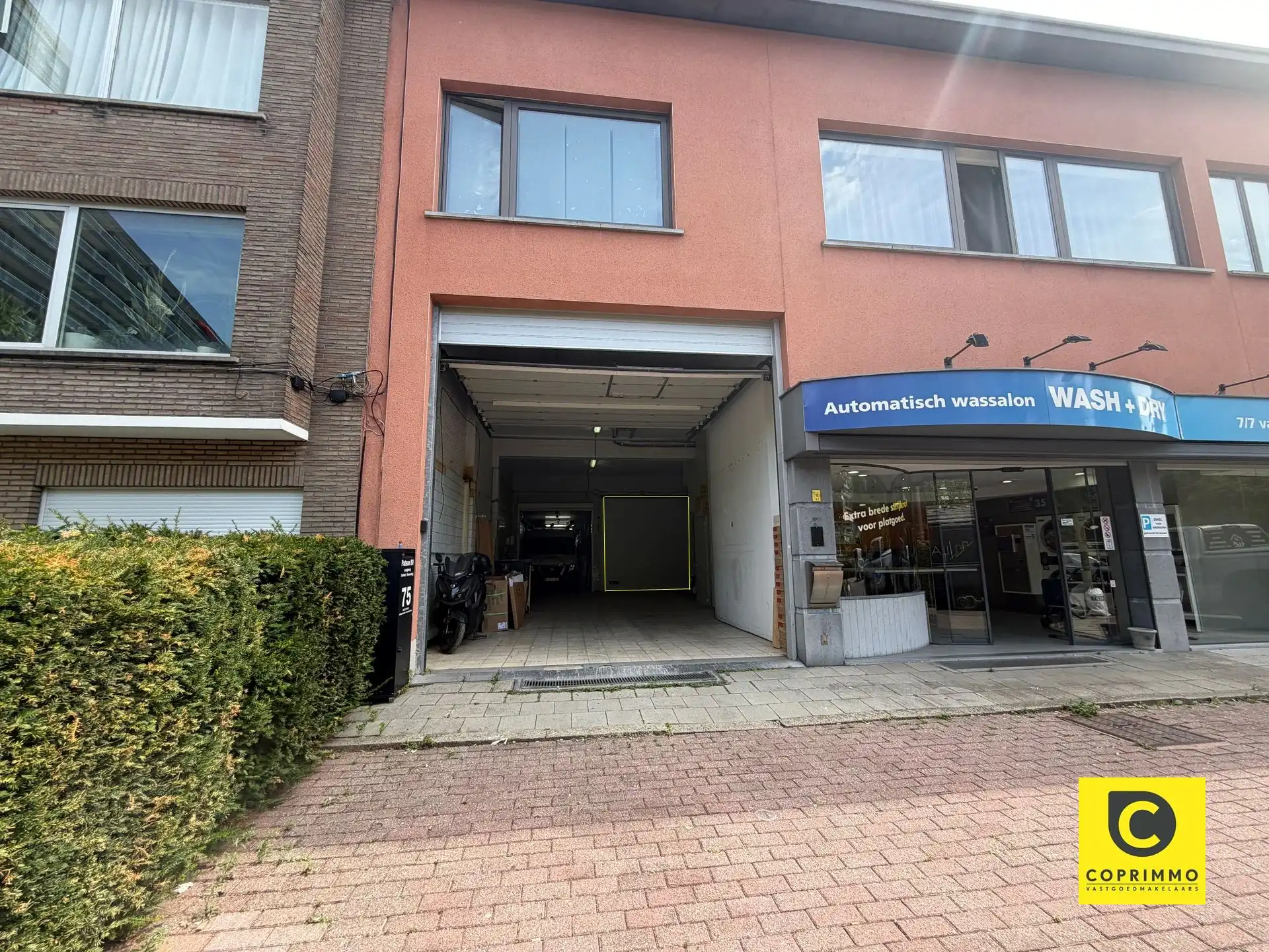 Ruim magazijn te huur! foto {{pictureIndex}}