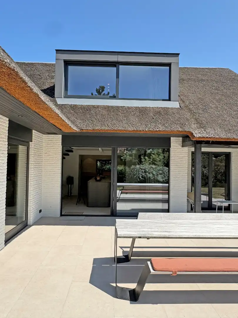 Exclusieve, volledig gerenoveerde villa met 5 slaapkamers en hoogwaardige afwerking. foto 16