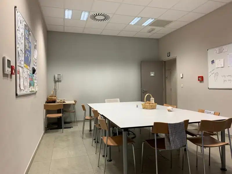 Instapklaar handelsgelijkvloers Te Huur en Te Koop foto 20