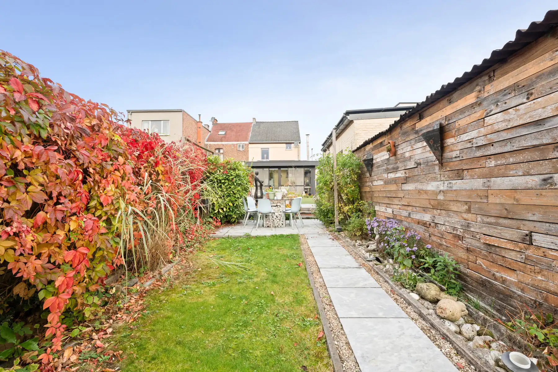 TE KOOP- instapklare woning met 3 slaapkamers en 2 badkamers foto 17