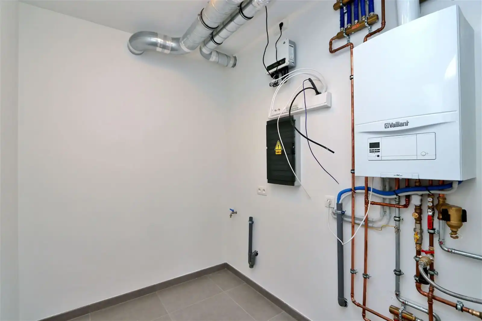 Kwalitatief appartement (duplex)  met 2 slaapkamers & 2 ondergrondse staanplaatsen  foto 8