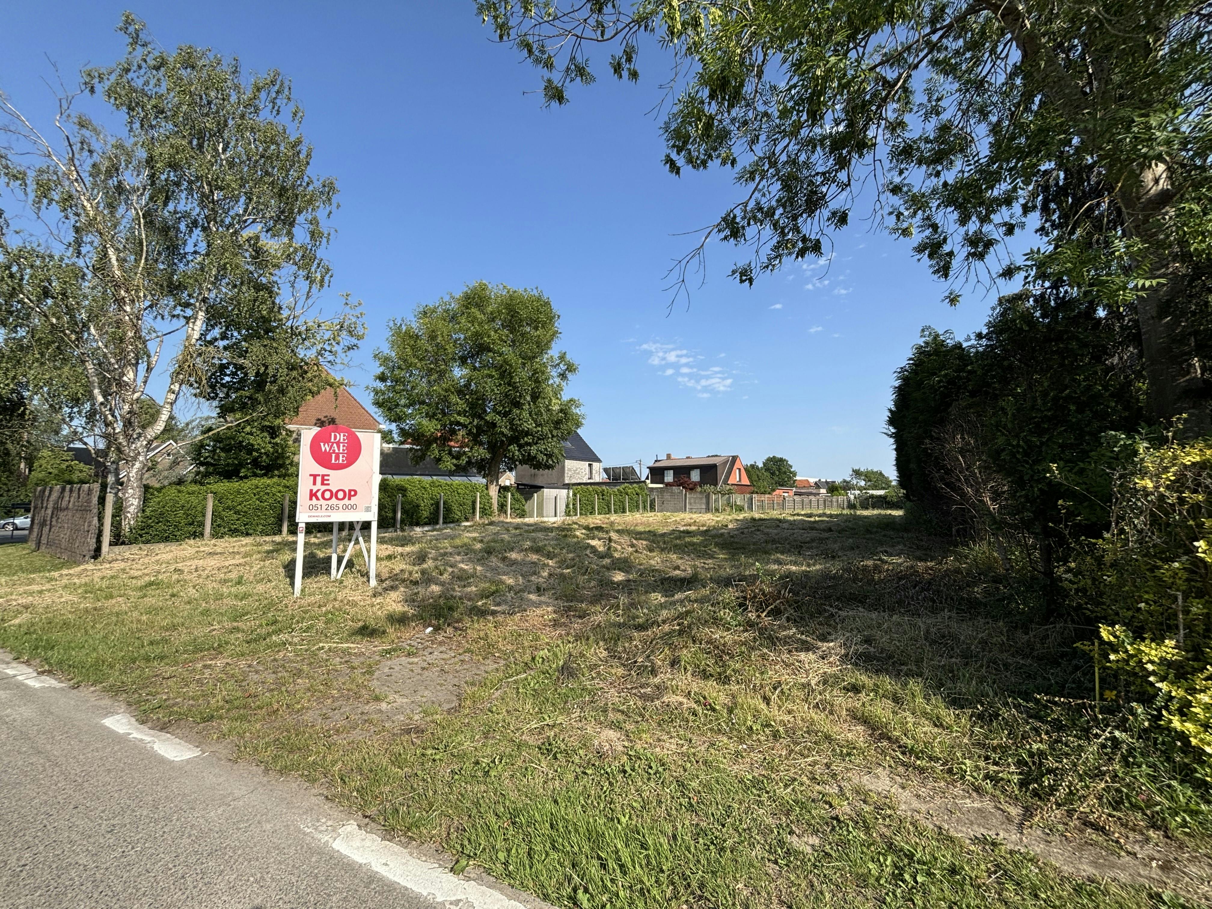 Bouwgrond van ca 1.025m² met veel mogelijkheden in Ardooie! foto 3