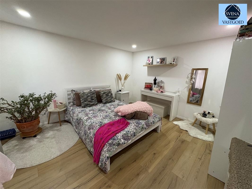 ZEER MOOIE EN EIGENTIJDSE WONING MET 4 SLAAPKAMERS foto 12