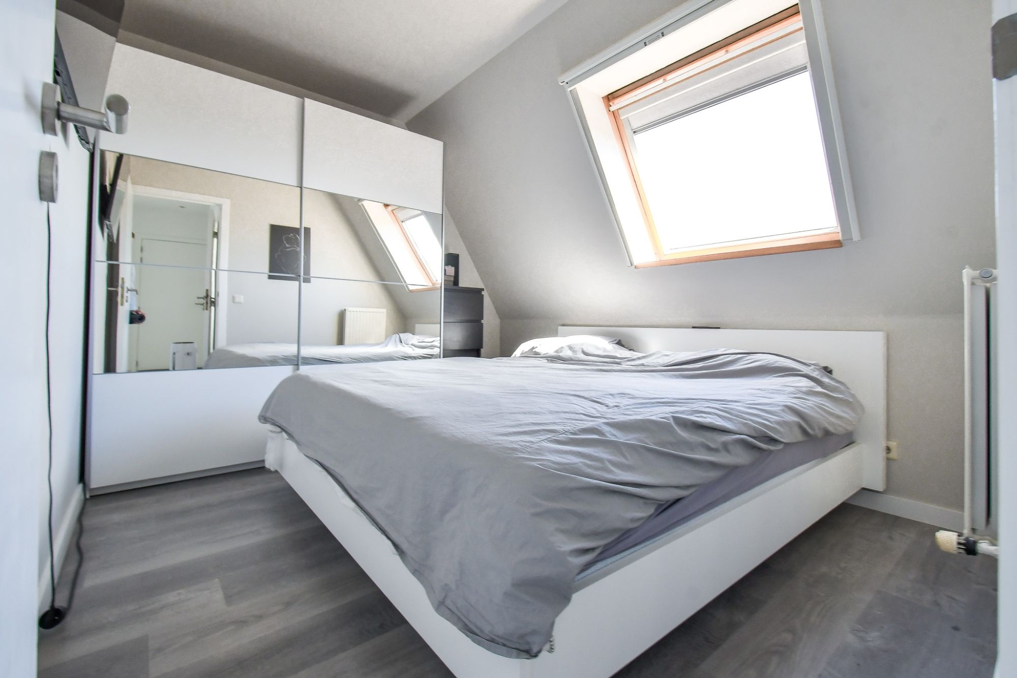 Uiterst goed gelegen modern appartement op hoogste verdieping foto 7