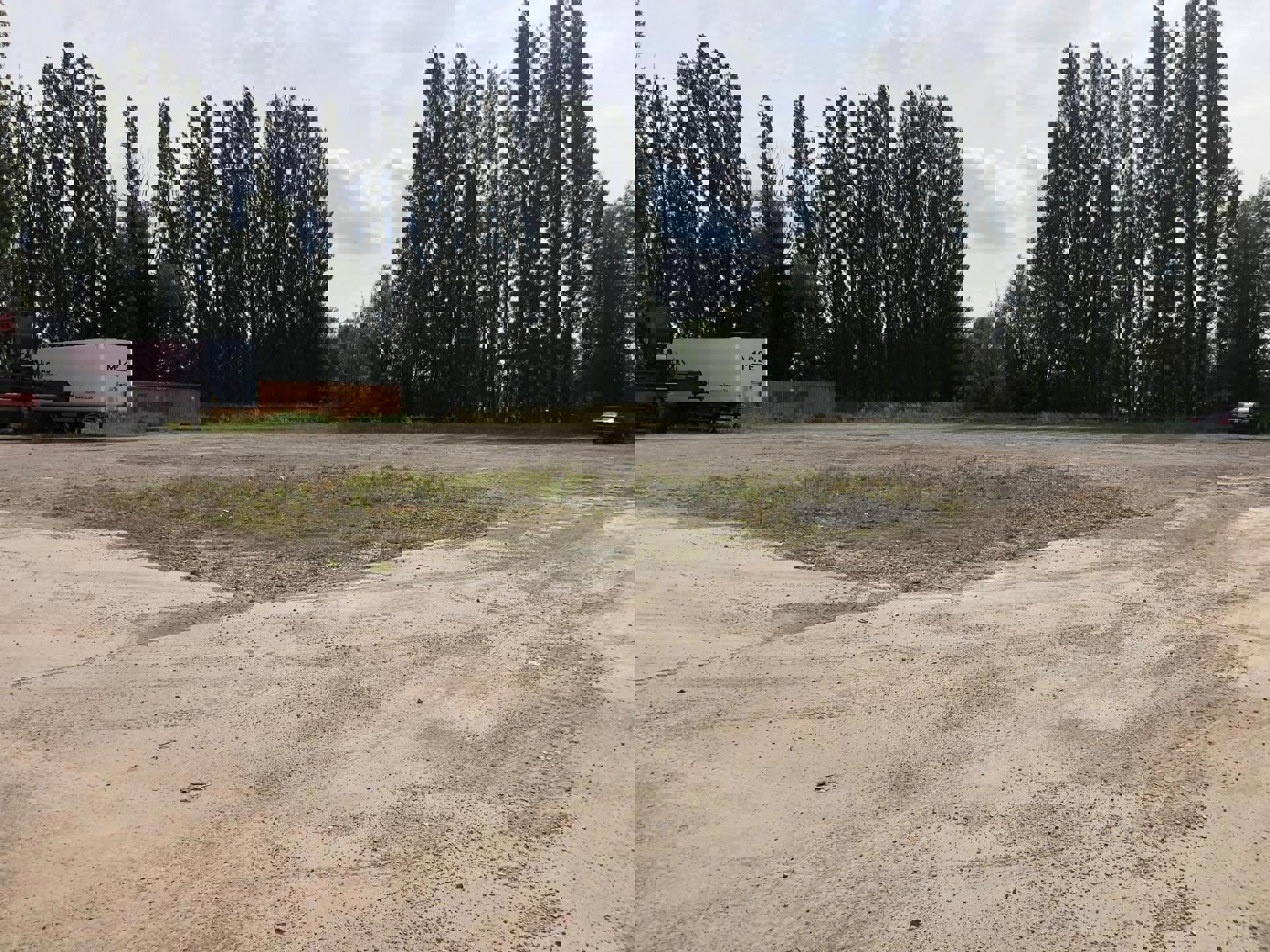 TE HUUR - Centraal gelegen opslagplaats van  2548m² foto 7