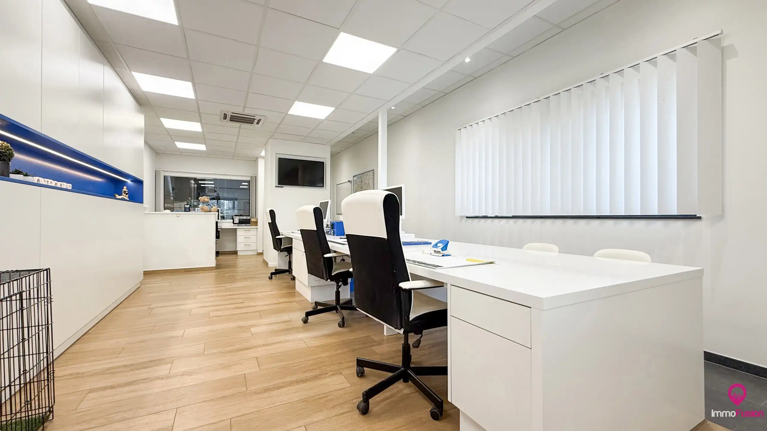 Veelzijdig industrieel pand met ruime woonst en zonnepanelen foto {{pictureIndex}}