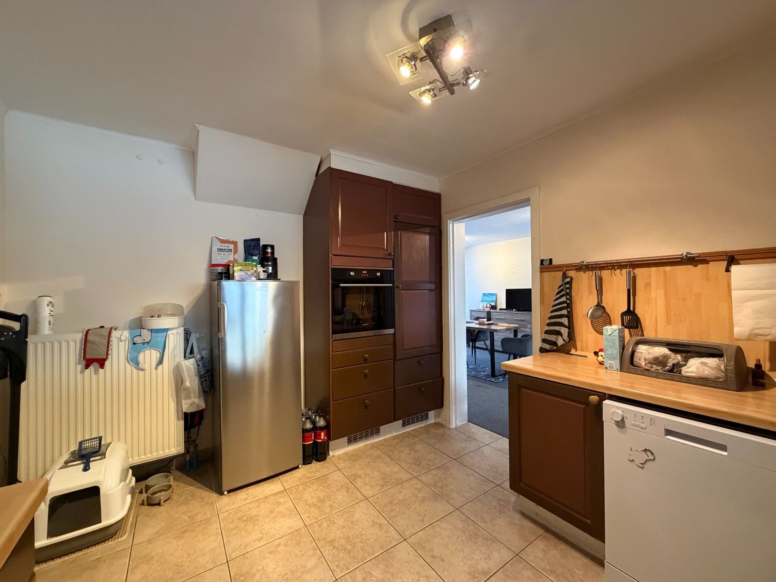 Ruime gezinswoning met 3 slaapkamers, grote tuin en garage foto 5