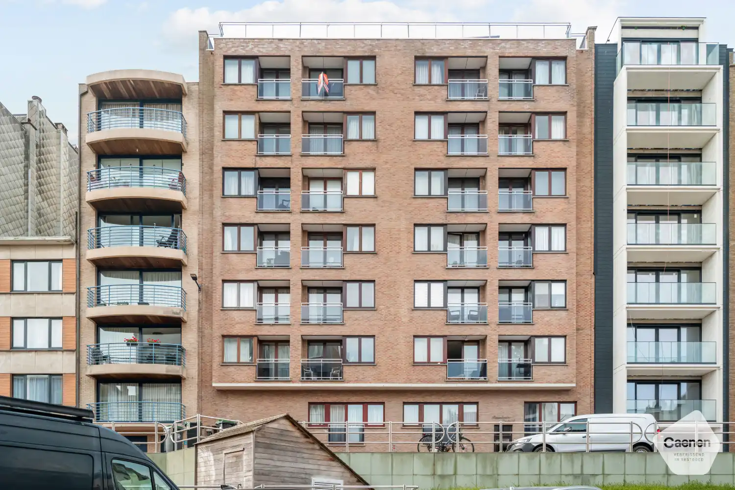 Lichtrijk twee slaapkamer appartement met terras op toplocatie foto 17