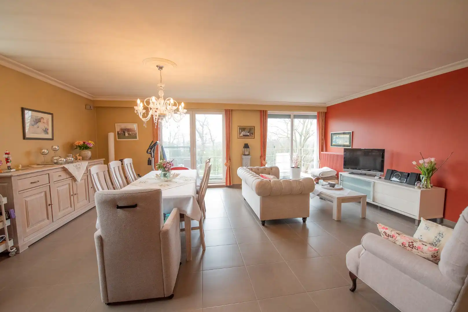 Ruim 2-slaapkamerappartement in centrum Wakken met zicht op groen! foto 3