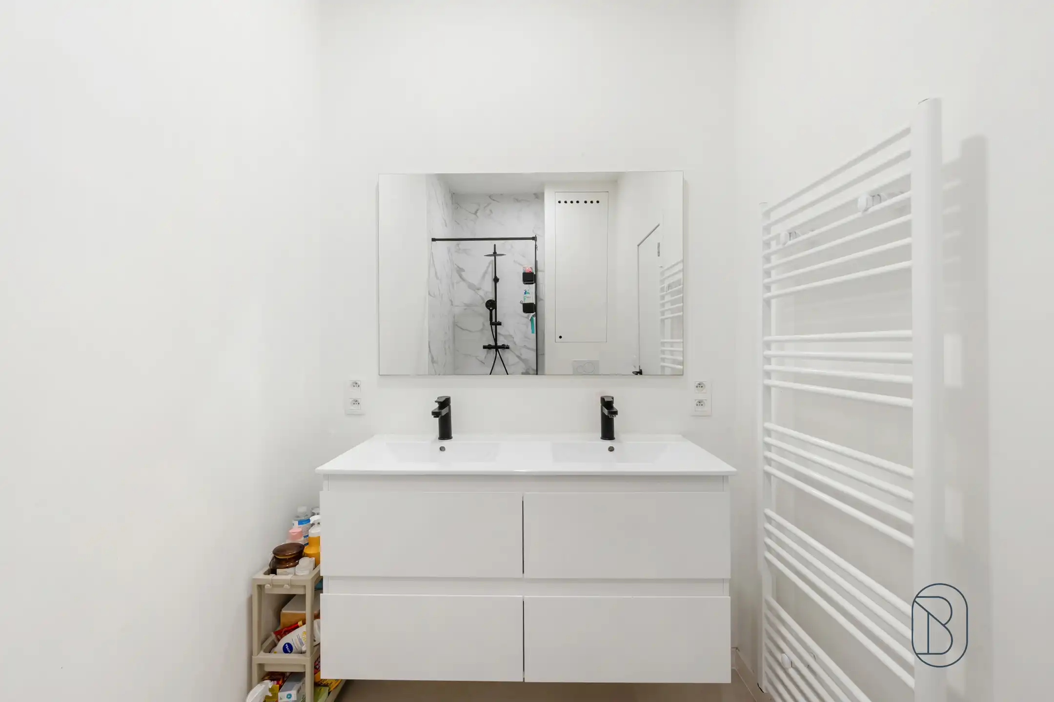 Instapklare woning met zonnige tuin in het hart van Kortrijk foto 13