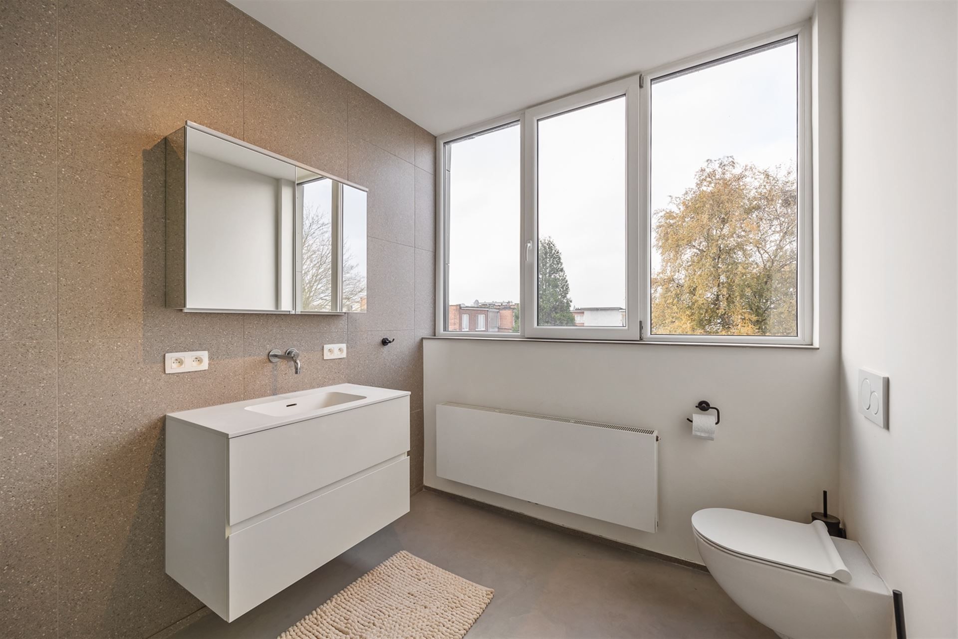 Charmant en Lichtrijk Appartement op bovenste verdieping. foto 12