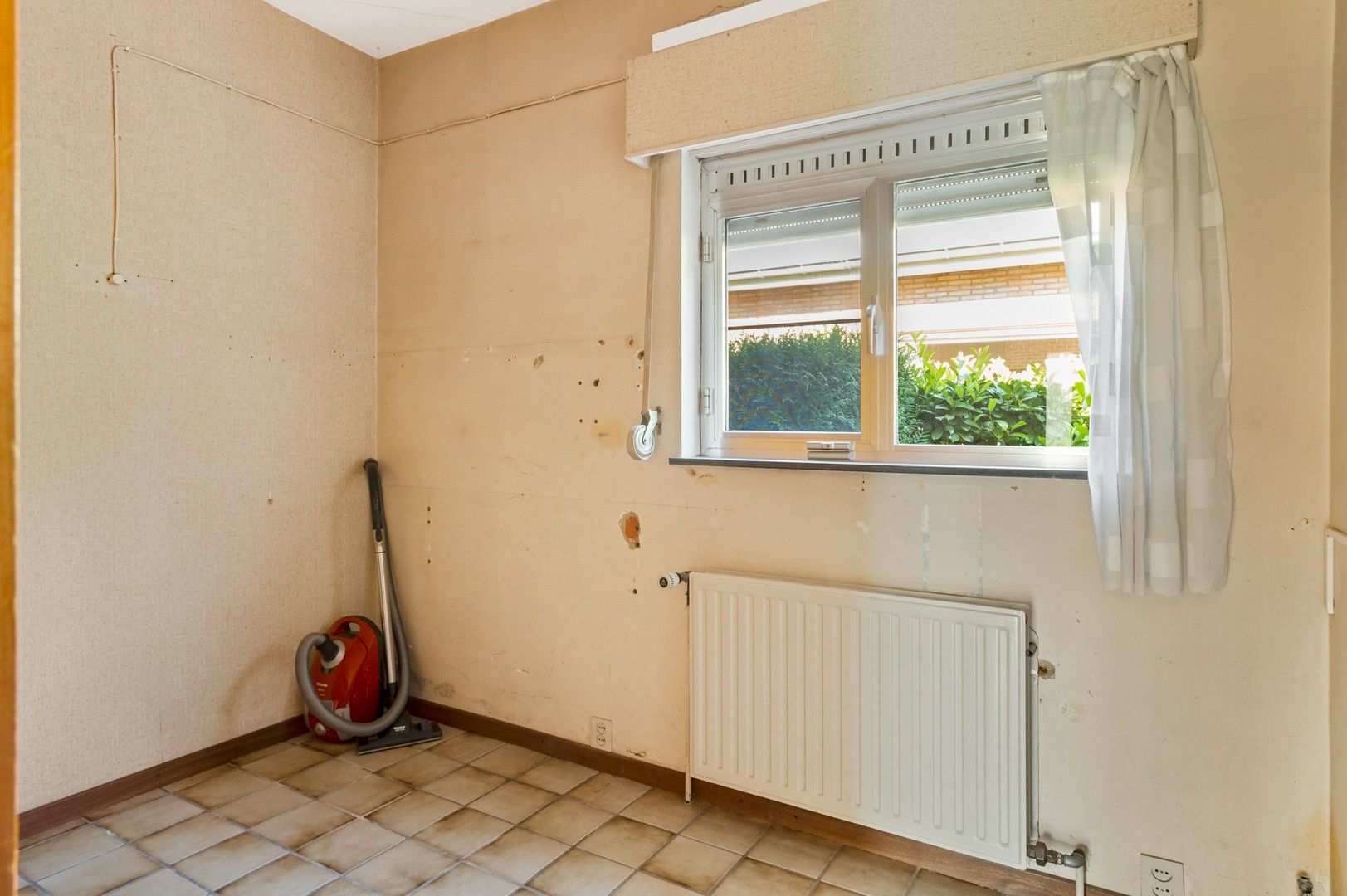 Vrijstaande woning met grote tuin in rustige buurt foto 11
