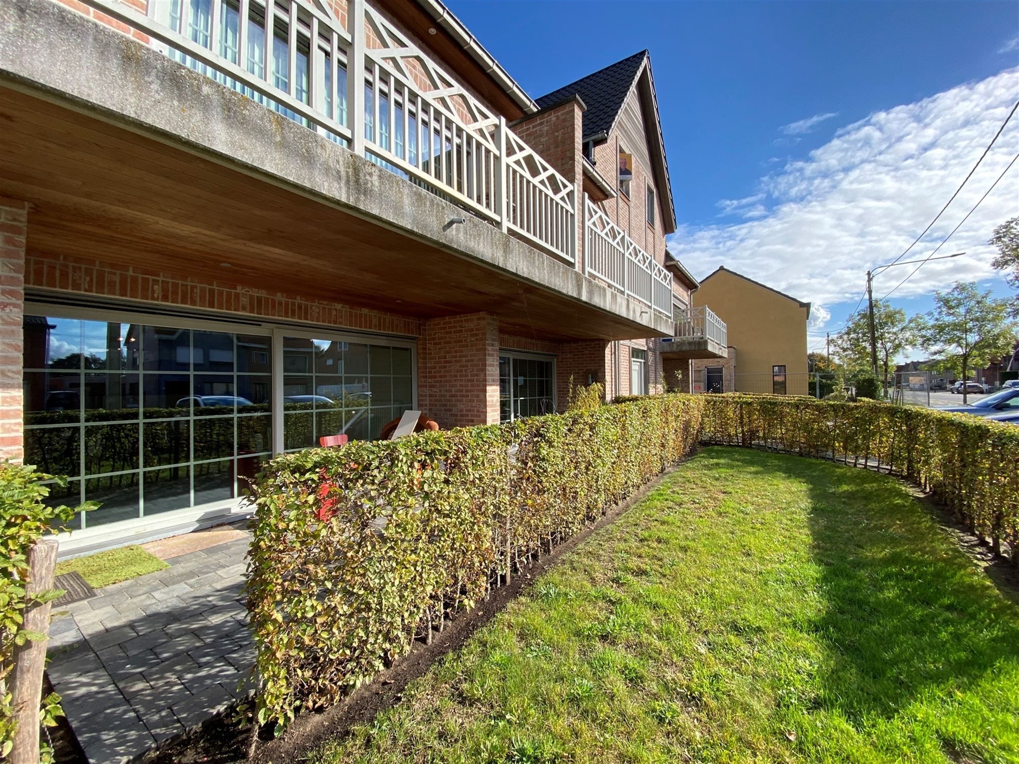 Gezellig gelijkvloers appartement met garage en terras foto 12