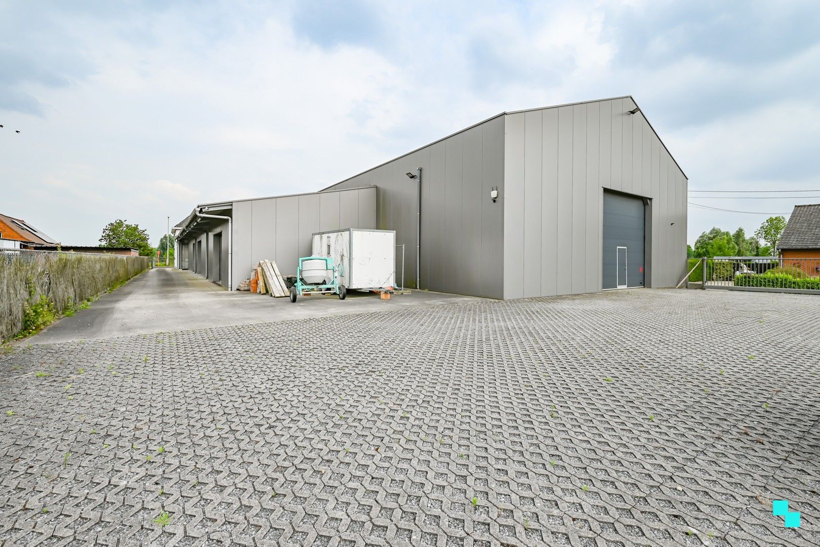 Opslagplaats van ca. 73,50 m² met sectionaalpoort foto 7