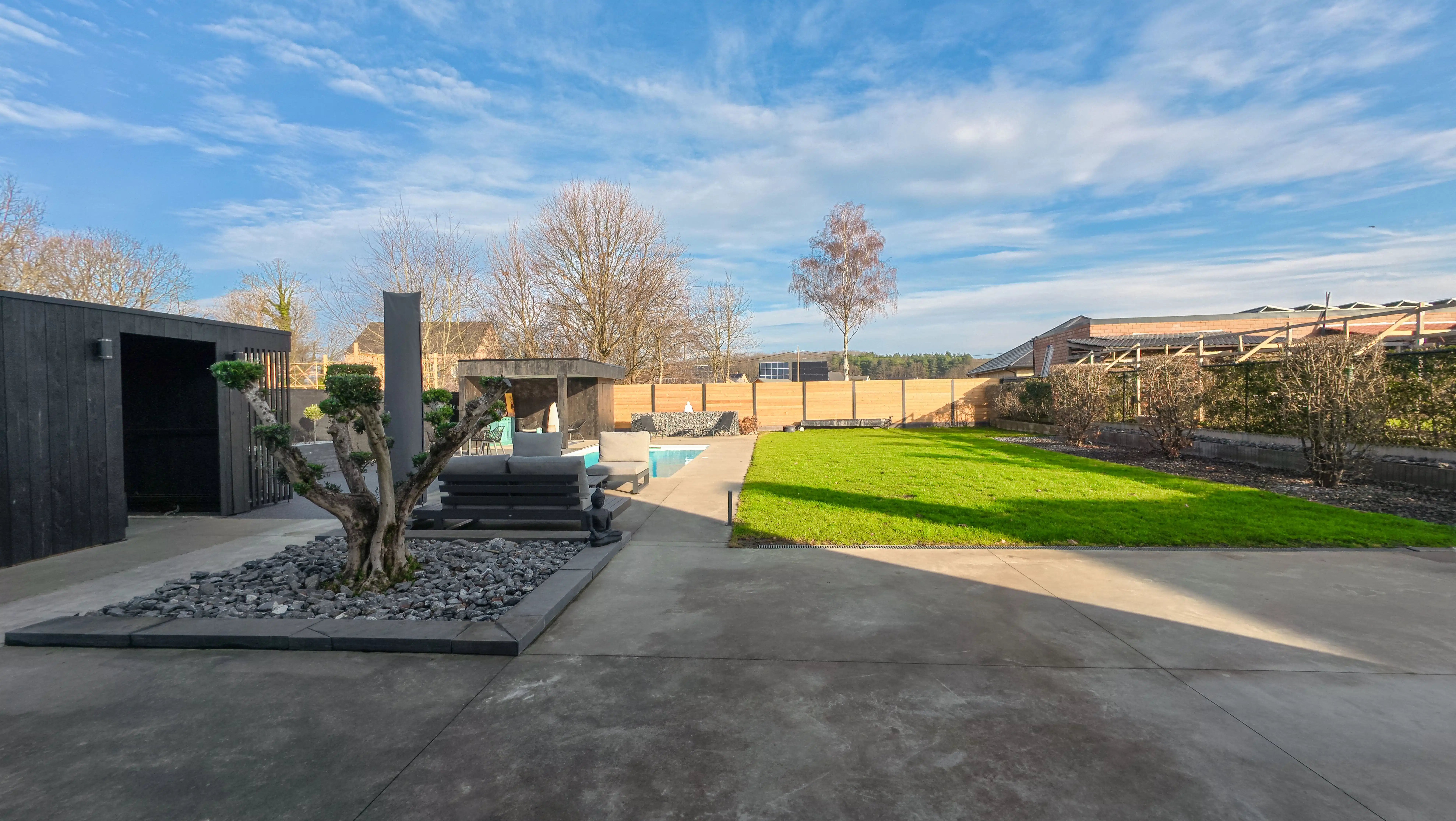 Moderne, stijlvolle villa met private praktijkruimte foto 23