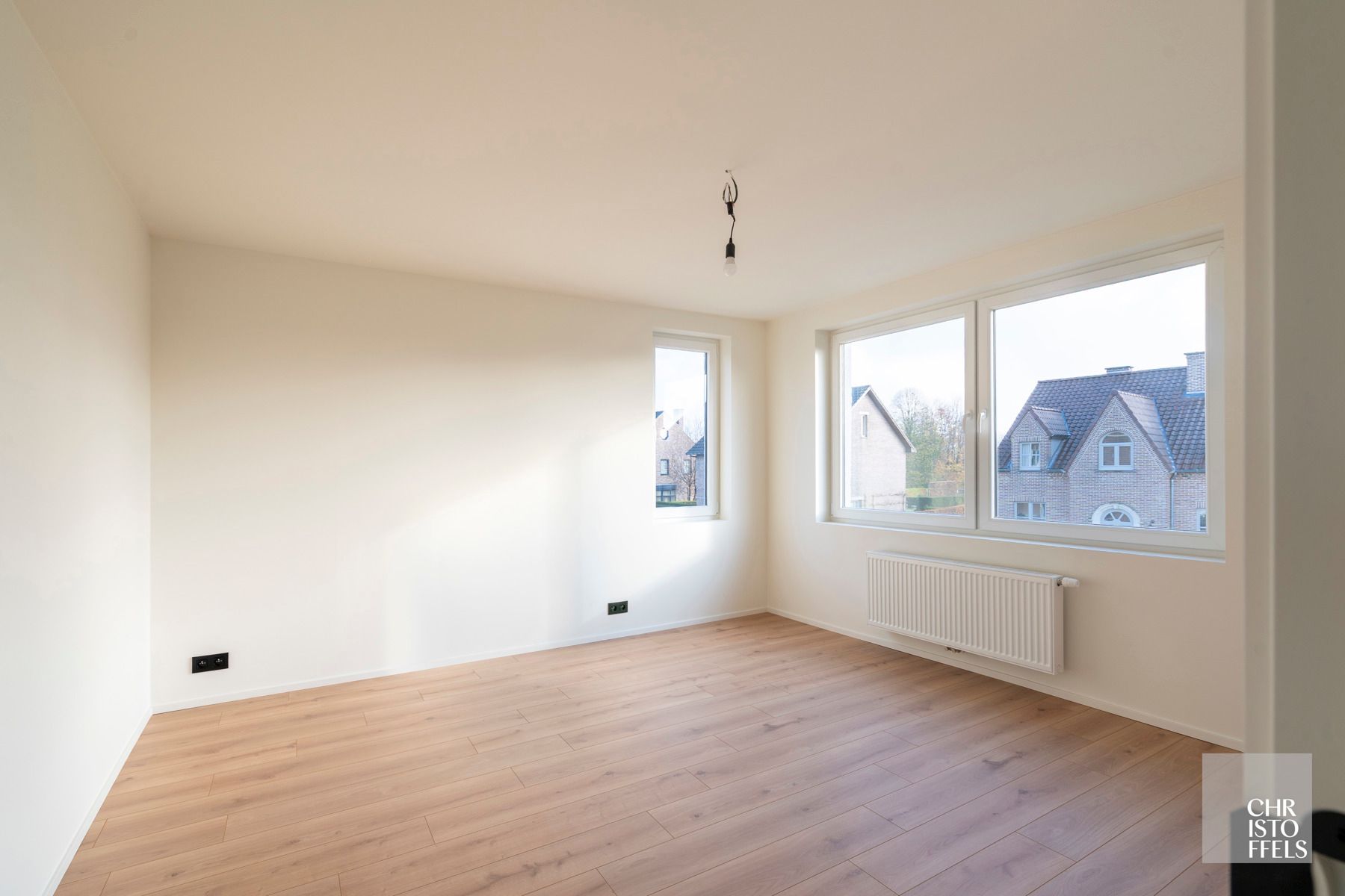 Stijlvol gerenoveerde gezinswoning met tuin op ideale locatie!  foto 11