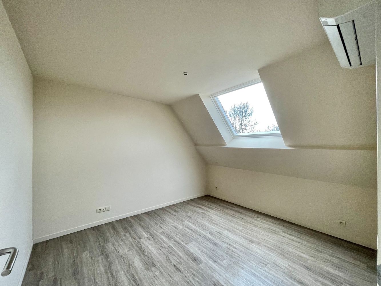 Lichtrijke duplex - 137 m² - groot terras - 2 slpks - 2 parkings foto 16