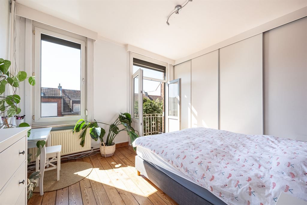 Authentieke woning met 4 slpk en grote tuin foto 11