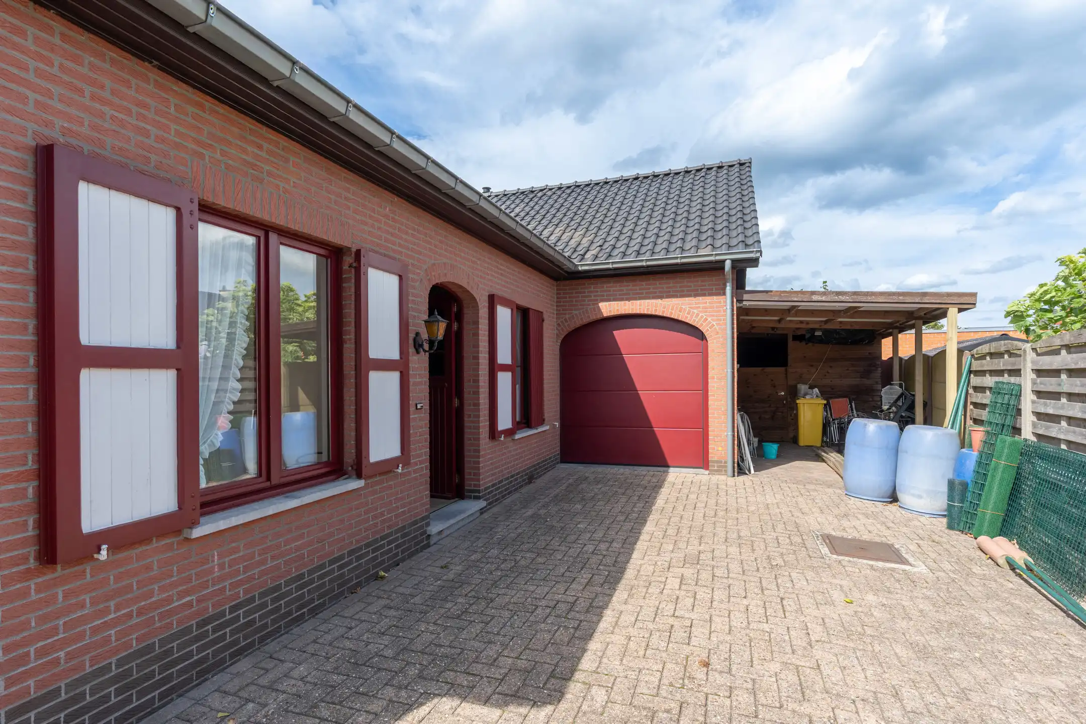 Te renoveren laagbouwwoning met 3 slpks, tuin en garage. foto 25