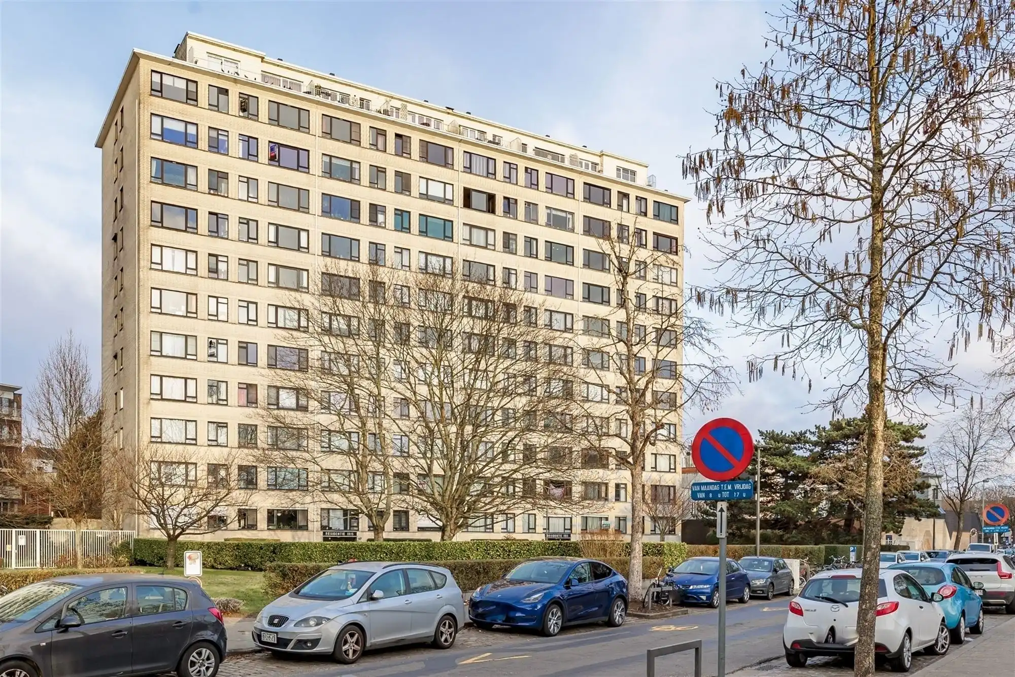 Appartement met 2 slaapkamers en terras. Parking mogelijk. foto 3