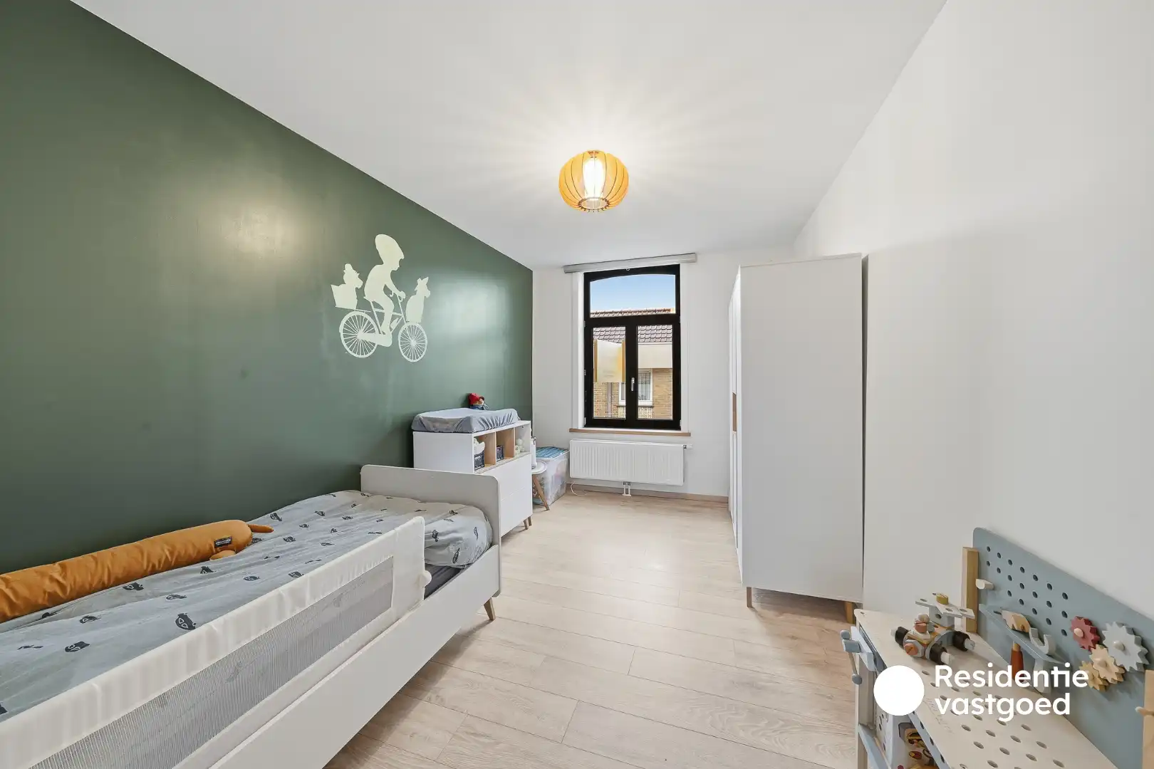 Karaktervolle en instapklare gezinswoning met vier slaapkamers foto 15