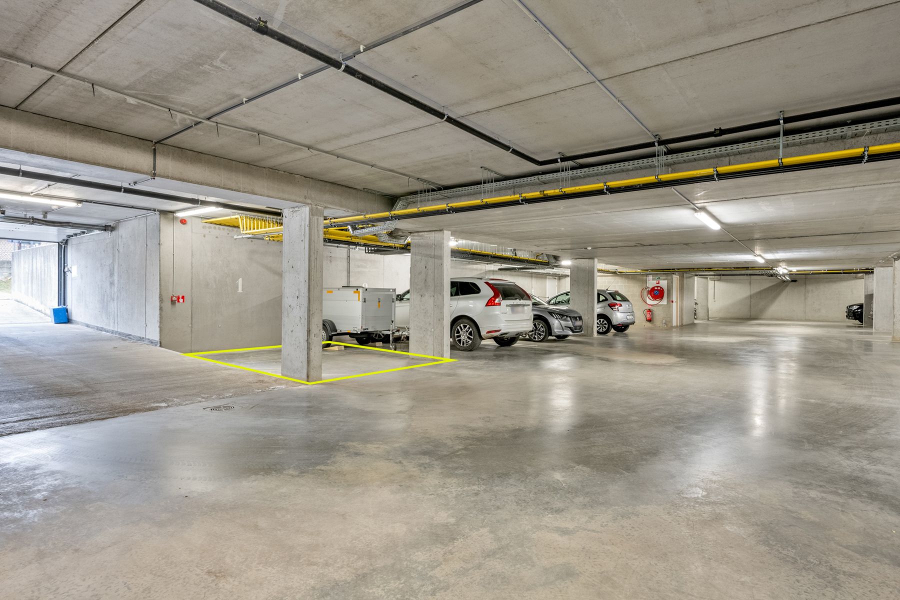 Serviceflat met terras en autostaanplaats in Viane foto 18