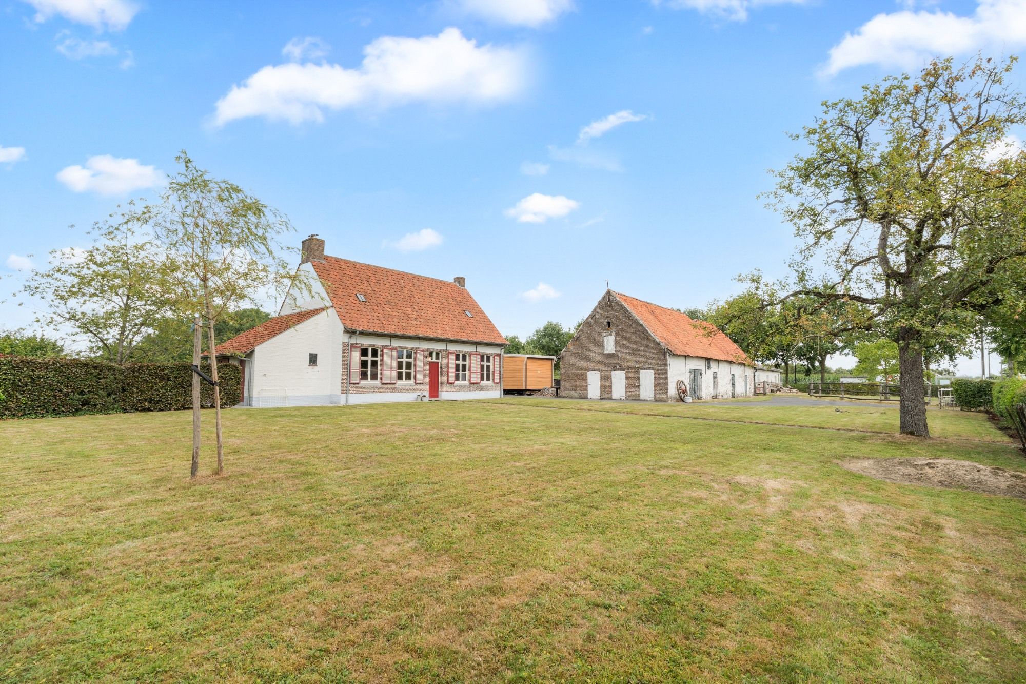 Charmante hoeve met paardenstallingen en schuur op 11.908 m² vlakbij het Drongengoed foto 6