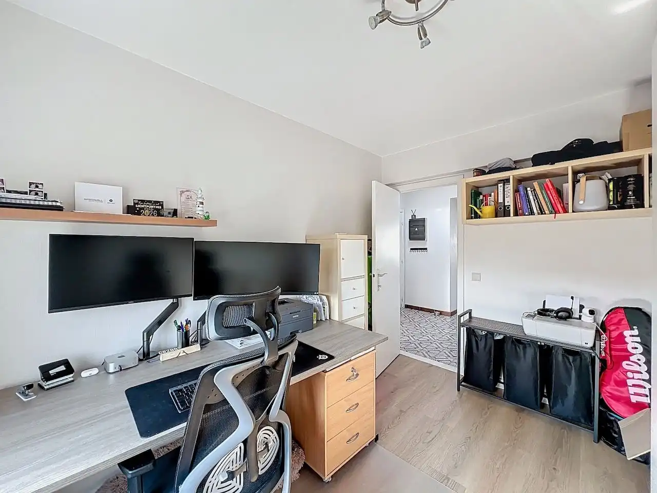 Mooi ingedeeld twee slaapkamerappartement in het hart van Heist. foto 18