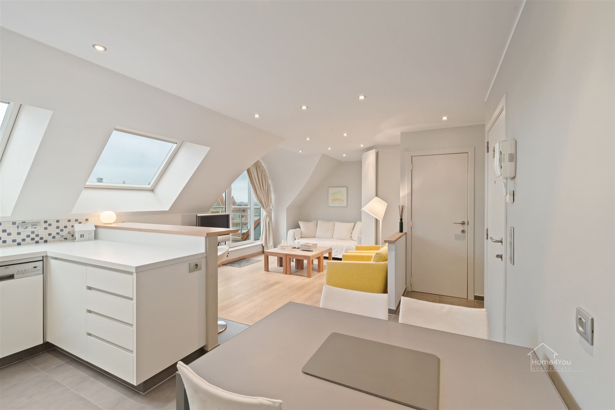 Uniek appartement op de 7e verdieping met terras en zeezicht foto 2