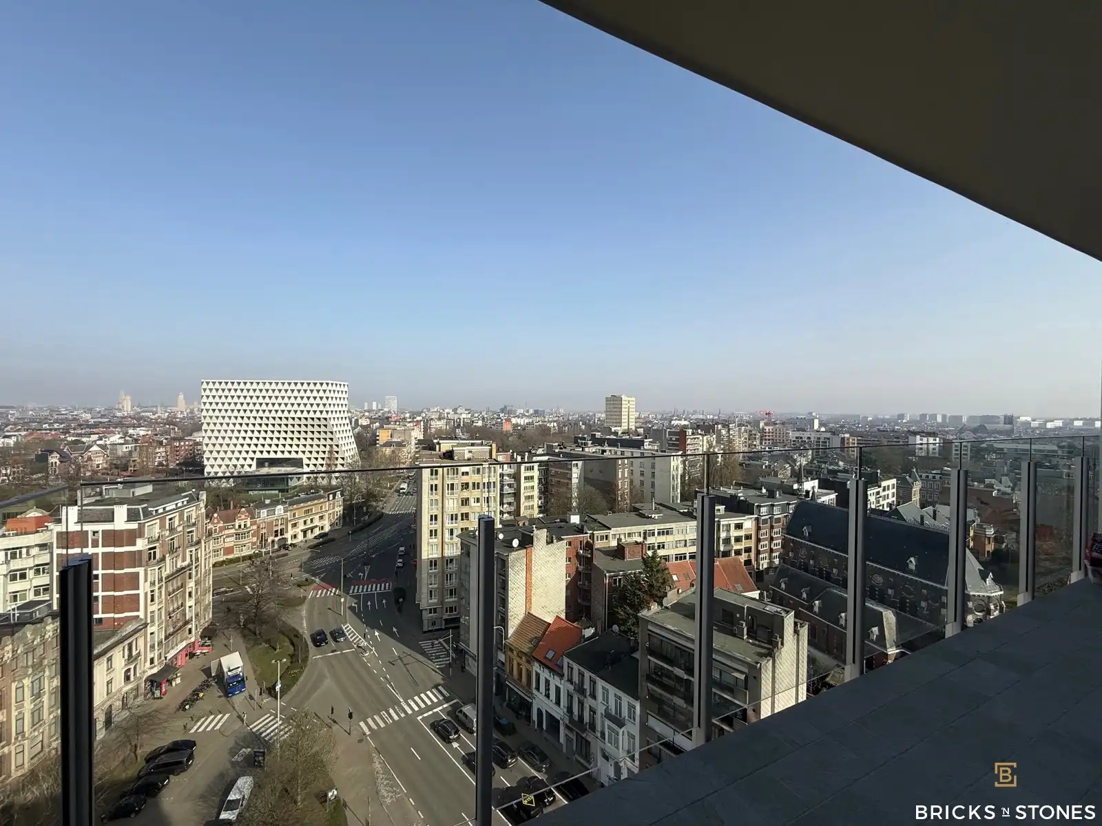 Bemeubelde penthouse met prachtig zicht foto 10