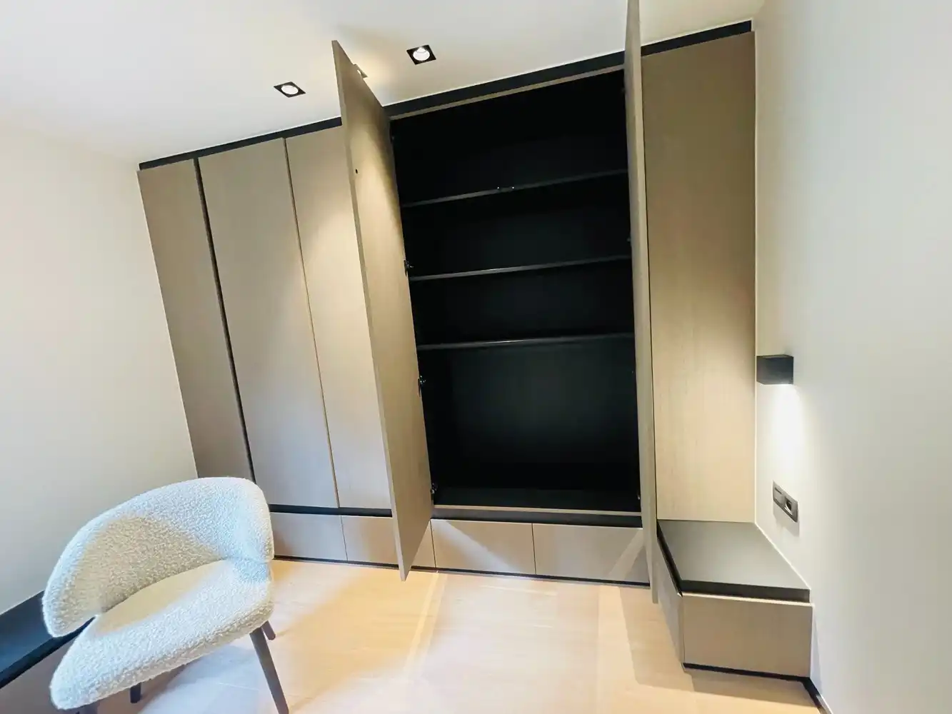 Damme, vlakbij Moerkerke Tot in de puntjes LUXUEUS  gerenoveerde ENERGIEZUINIGE open bebouwing , alles op het gelijkvloers foto 11