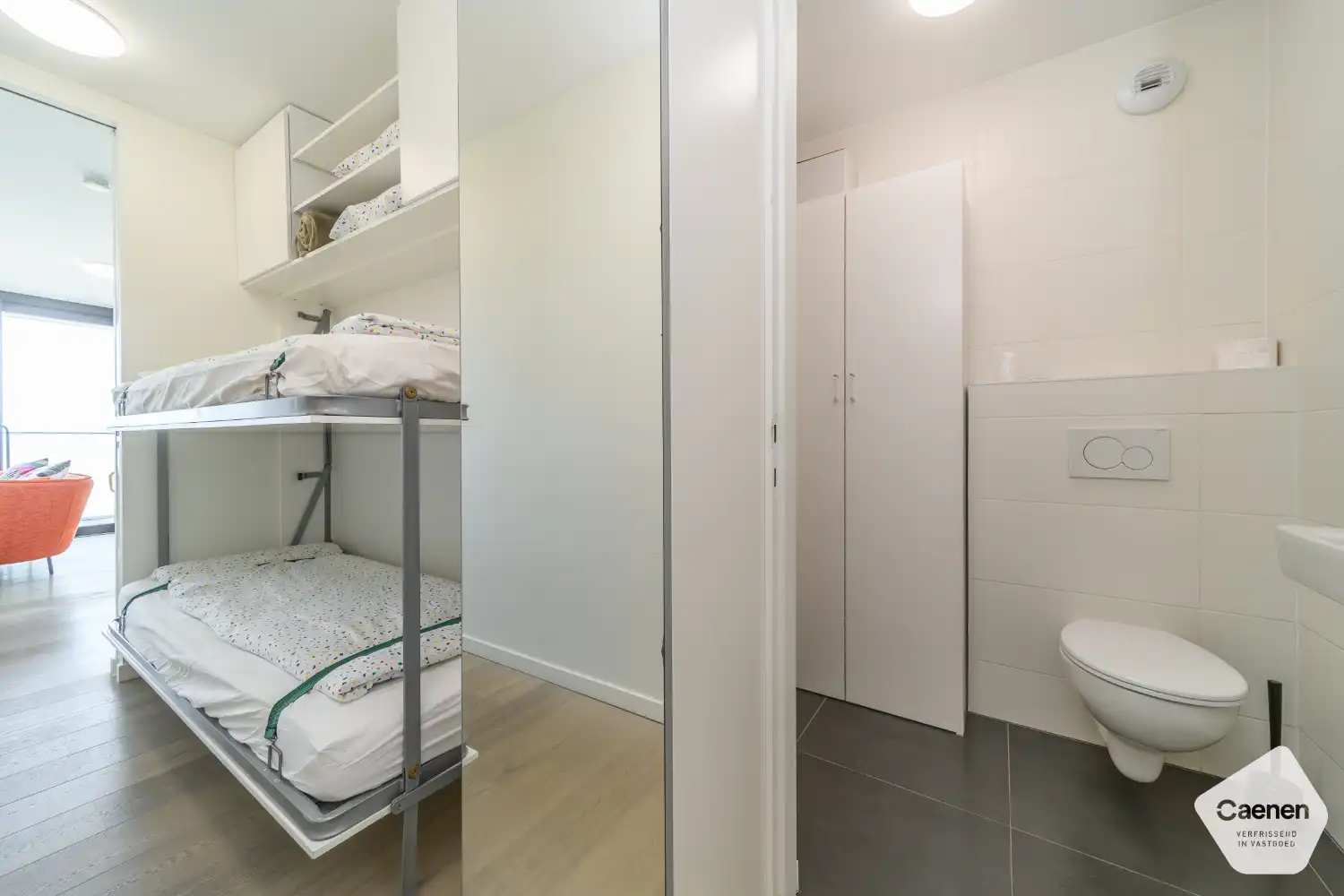 Te Koop – Instapklaar Gemeubeld Appartement met Frontaal Zeezicht foto 12