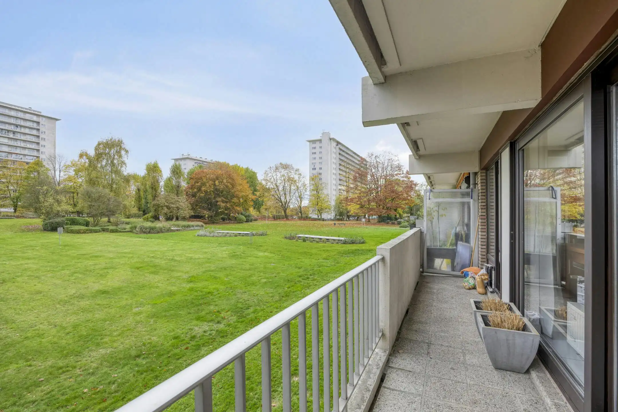 Moderne duplex met 2 slaapkamers omringd door groen in Laken foto 9