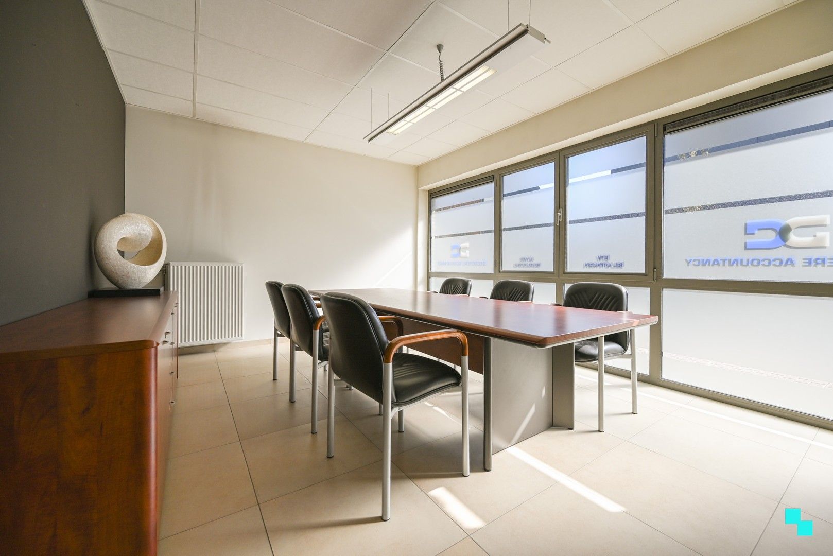 Uiterst commercieel en vlot bereikbaar handelspand (340 m²) te Izegem foto 23