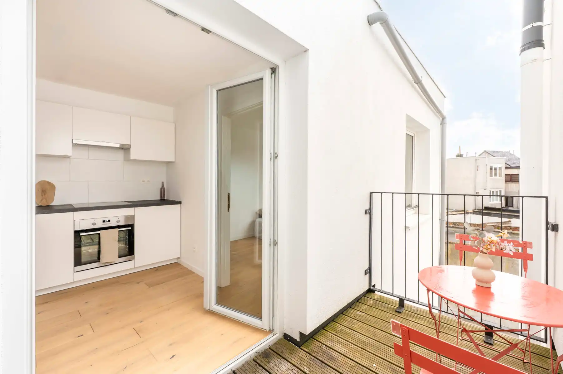 Lichtrijk wonen op de topverdieping foto 7