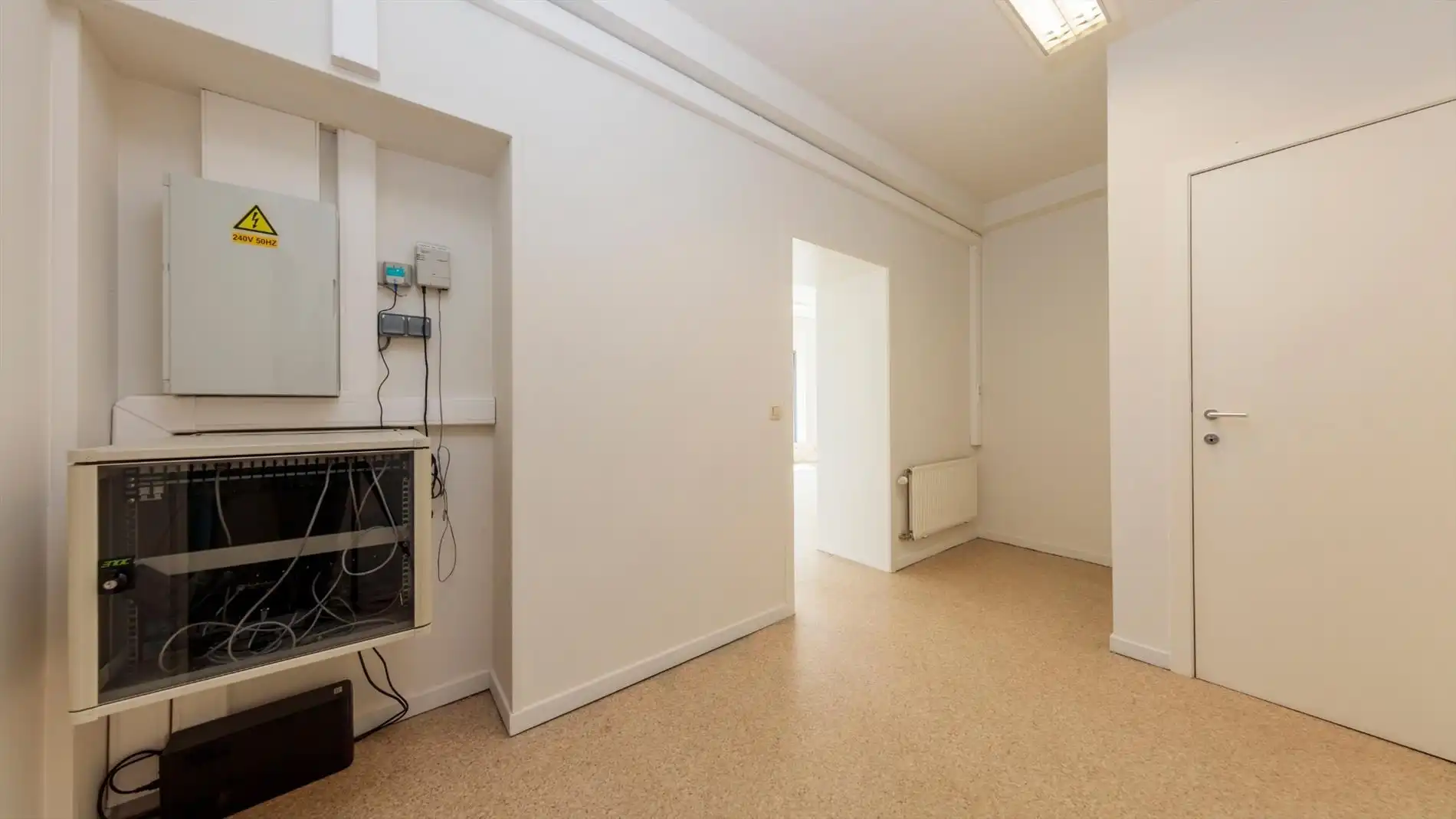 Instapklare winkel/kantoorruimte in winkelcentrum Tienen foto 8