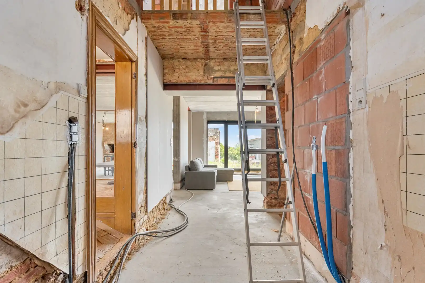 Ruime woning met karakter en afwerkingsmogelijkheden in Budingen foto 14