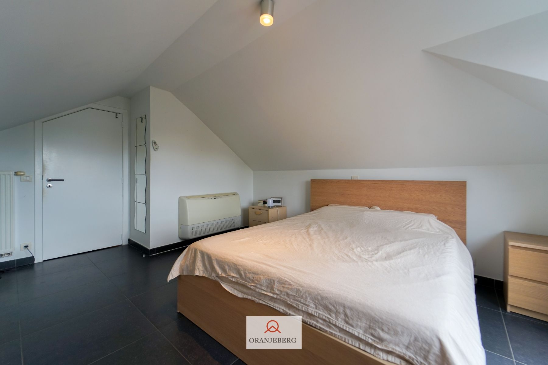 Centraal gelegen 2 slaapkamer-appartement met zicht op de Coupure! foto 20