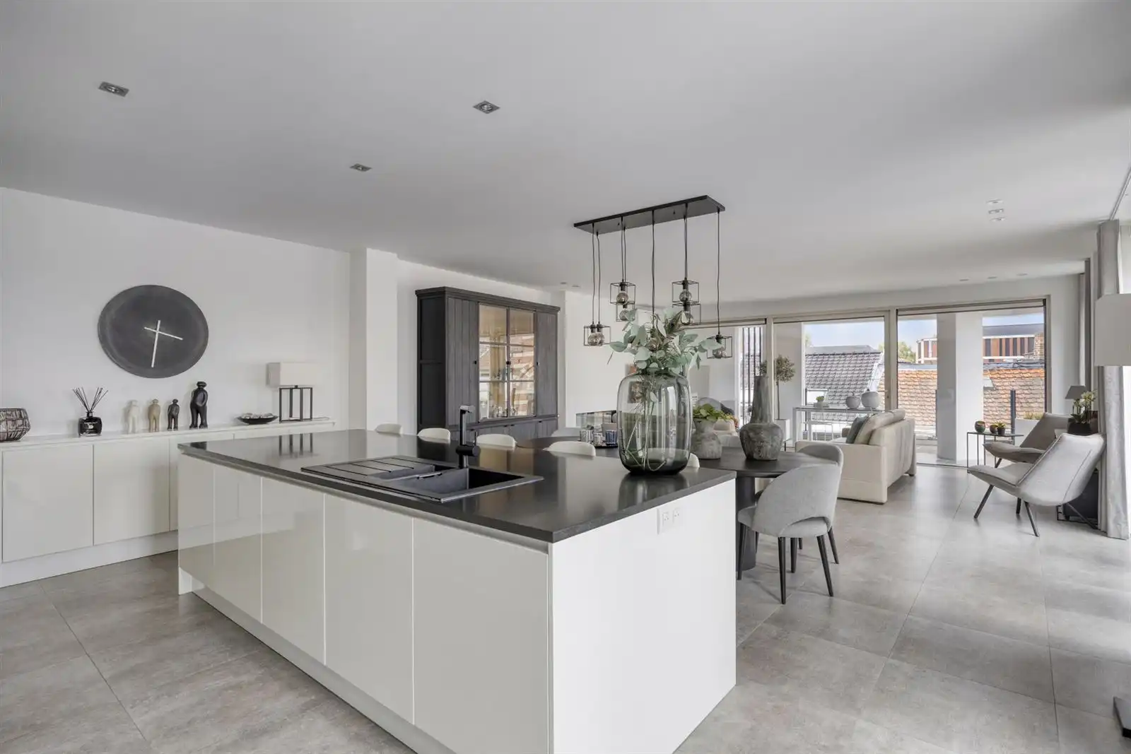 Appartement met 3 slaapkamers en terras  foto 2