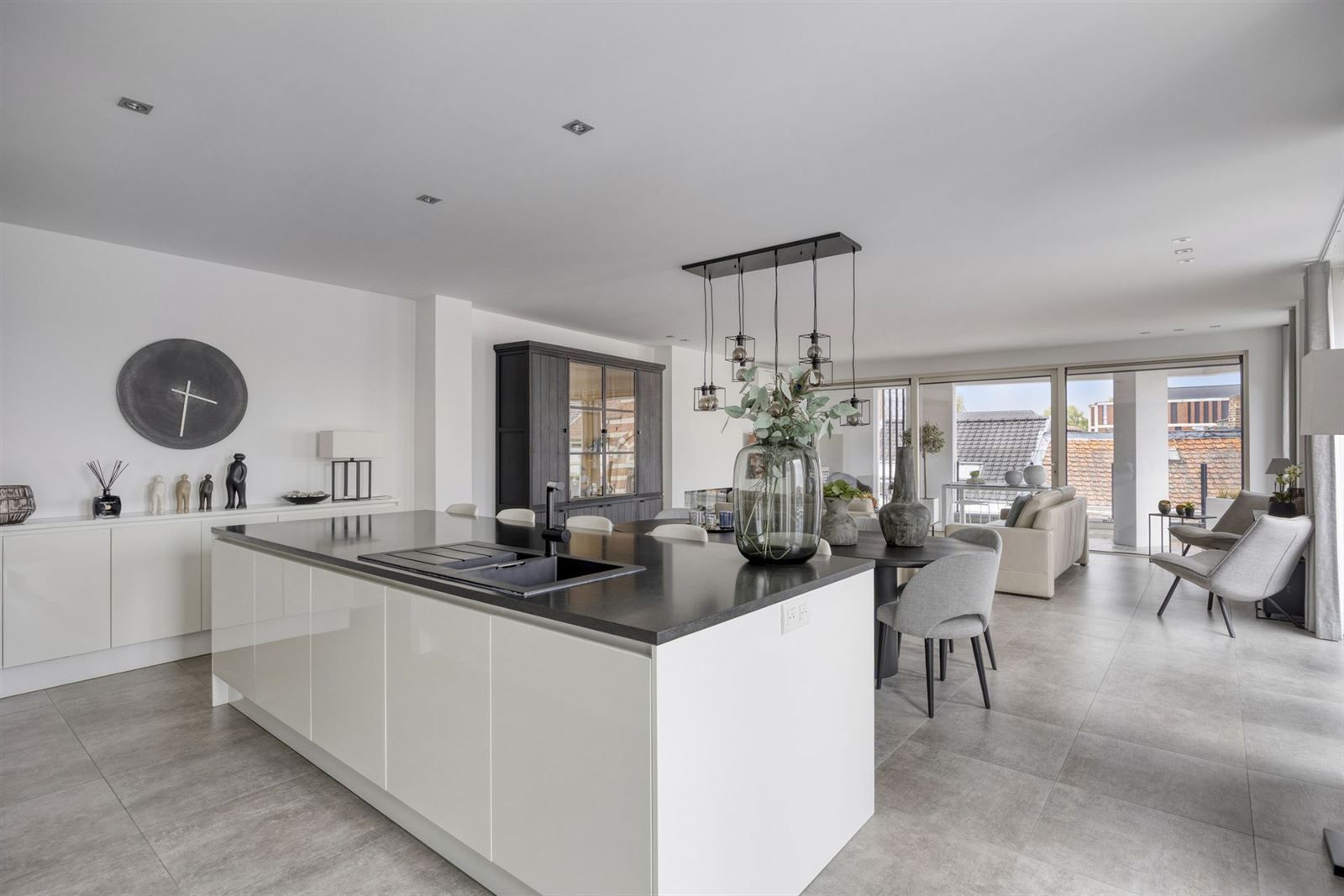 Appartement met 3 slaapkamers en terras  foto 2