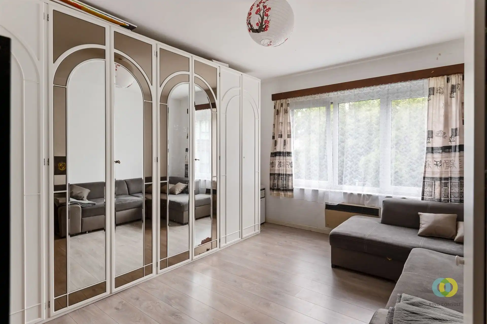 appartementsgebouw met garages foto 6